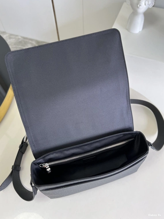 MESSENGER FLAP LOUIS NEW VUITTON 0811